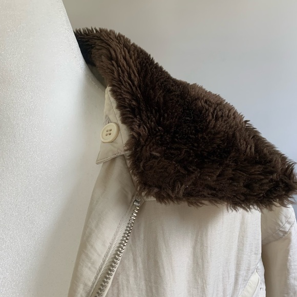 Vintage Cream Coat with Brown Fur Collar Inspired by Rachel Green on Friends - Picture 10 of 14